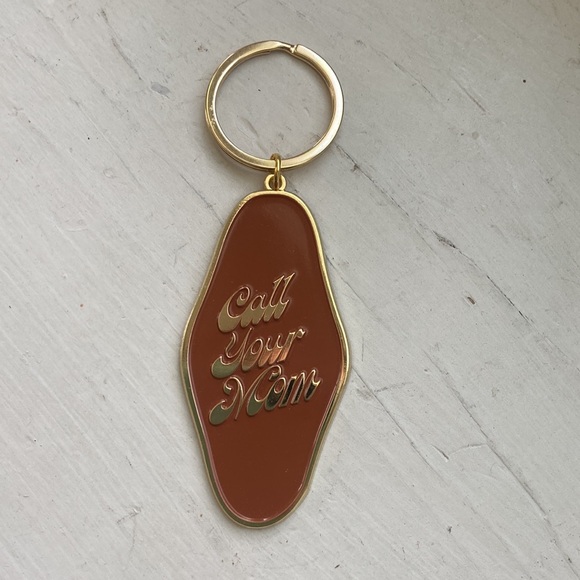 Call Your Mom Key Chain - Picture 2 of 4